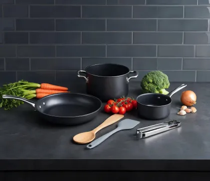 Hard anodized cookware